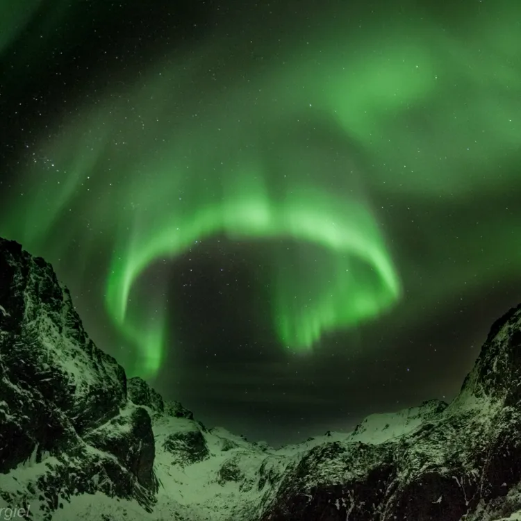 Nature’s Light Show: Unveiling the Magic of the Aurora Borealis